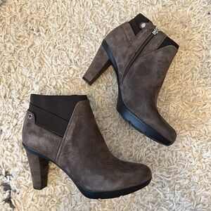 NEW Geox D Inspiration B Heeled Ankle Boots Shoeties in Chestnut Suede Leather